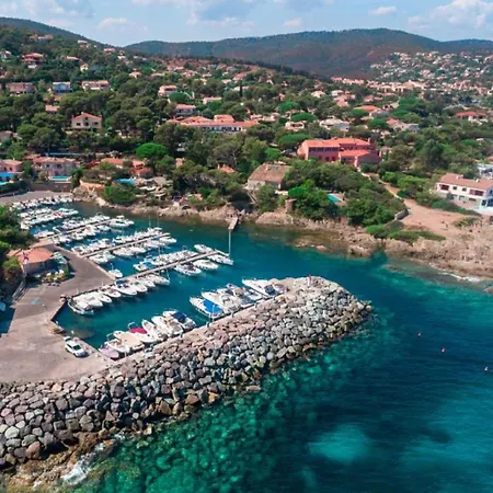 Mobilehome Lei Suves Cote D'azur مكان تخييم